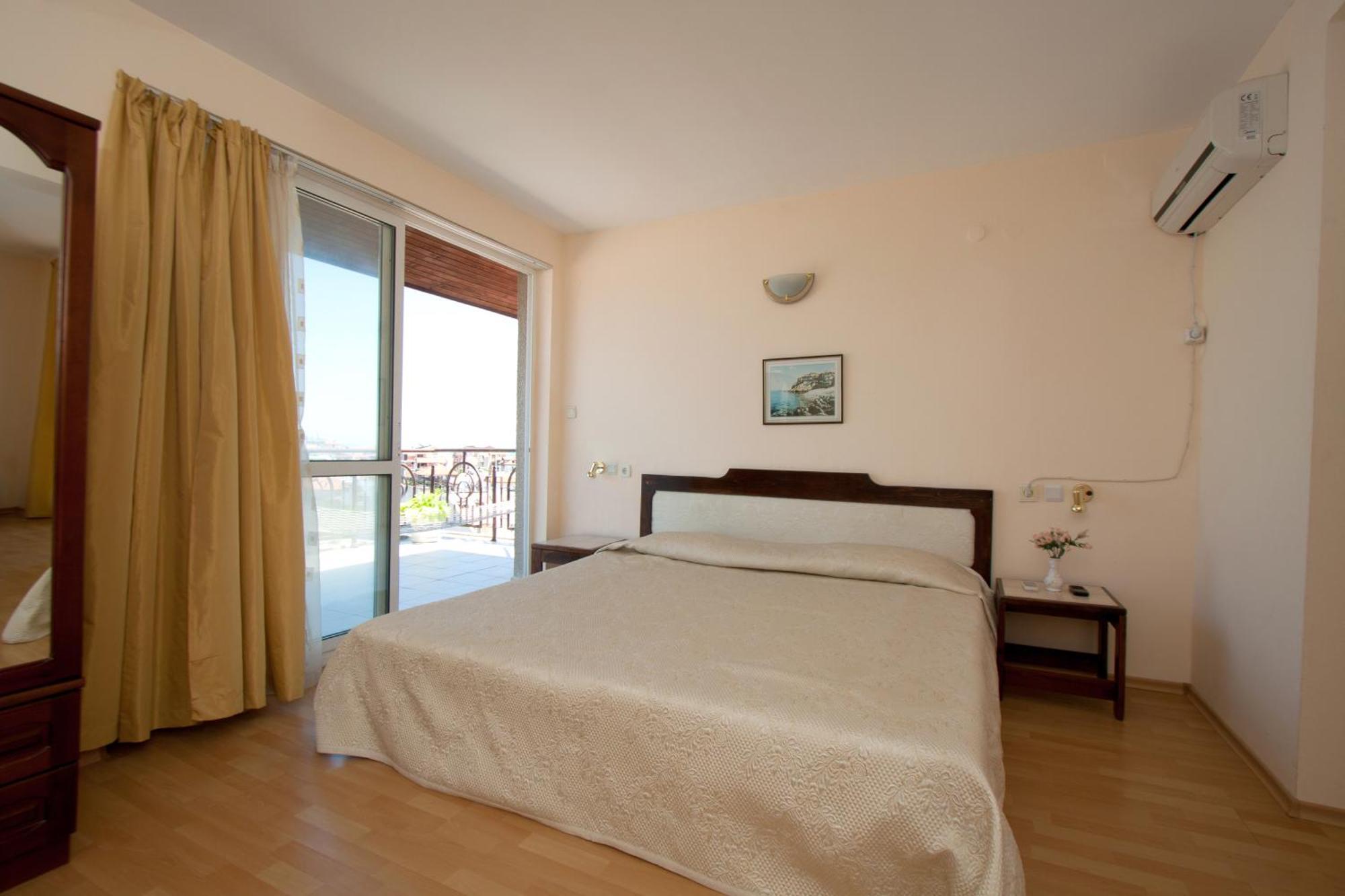 Family Hotel Verona Созополь Экстерьер фото