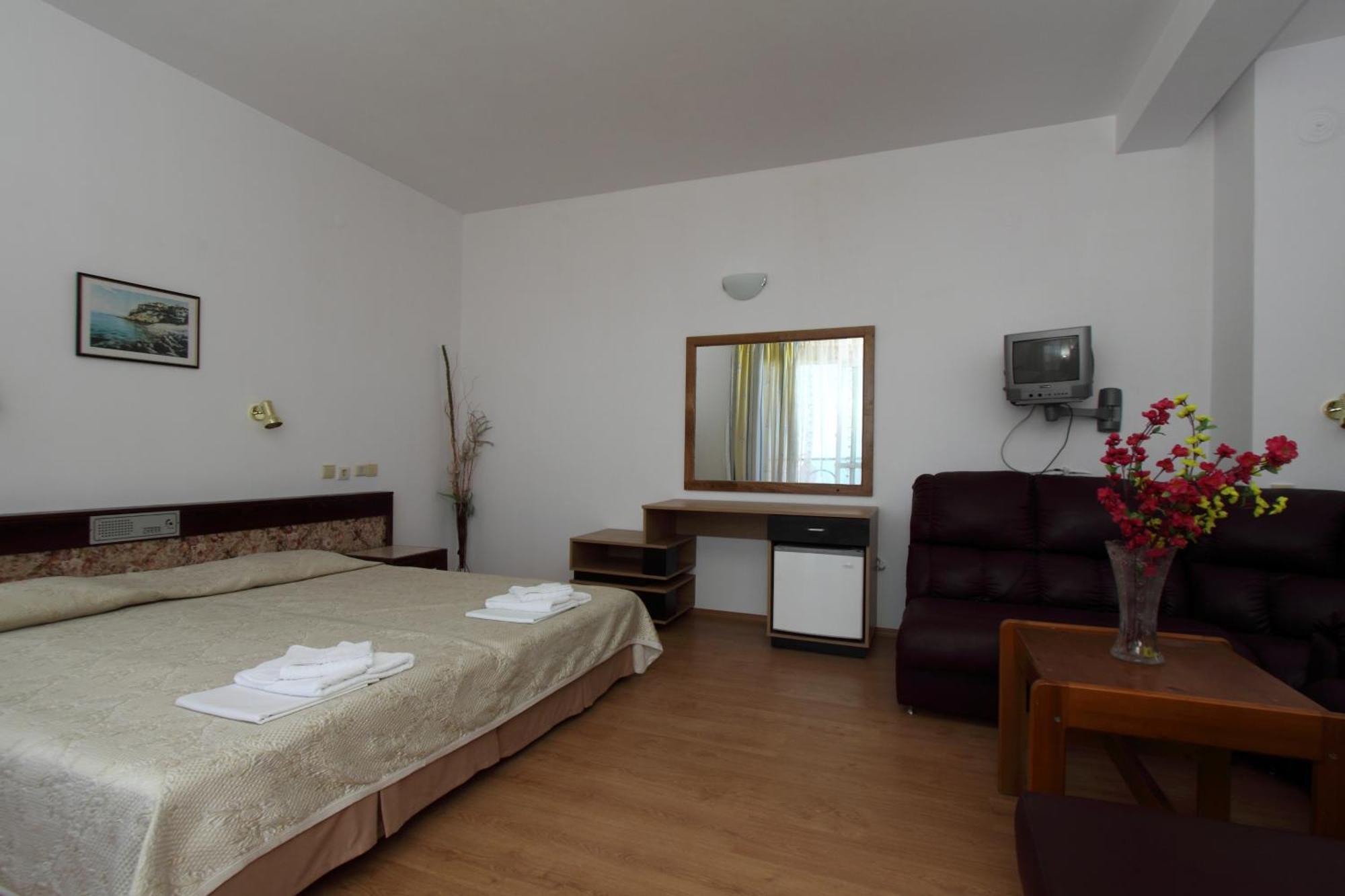 Family Hotel Verona Созополь Экстерьер фото