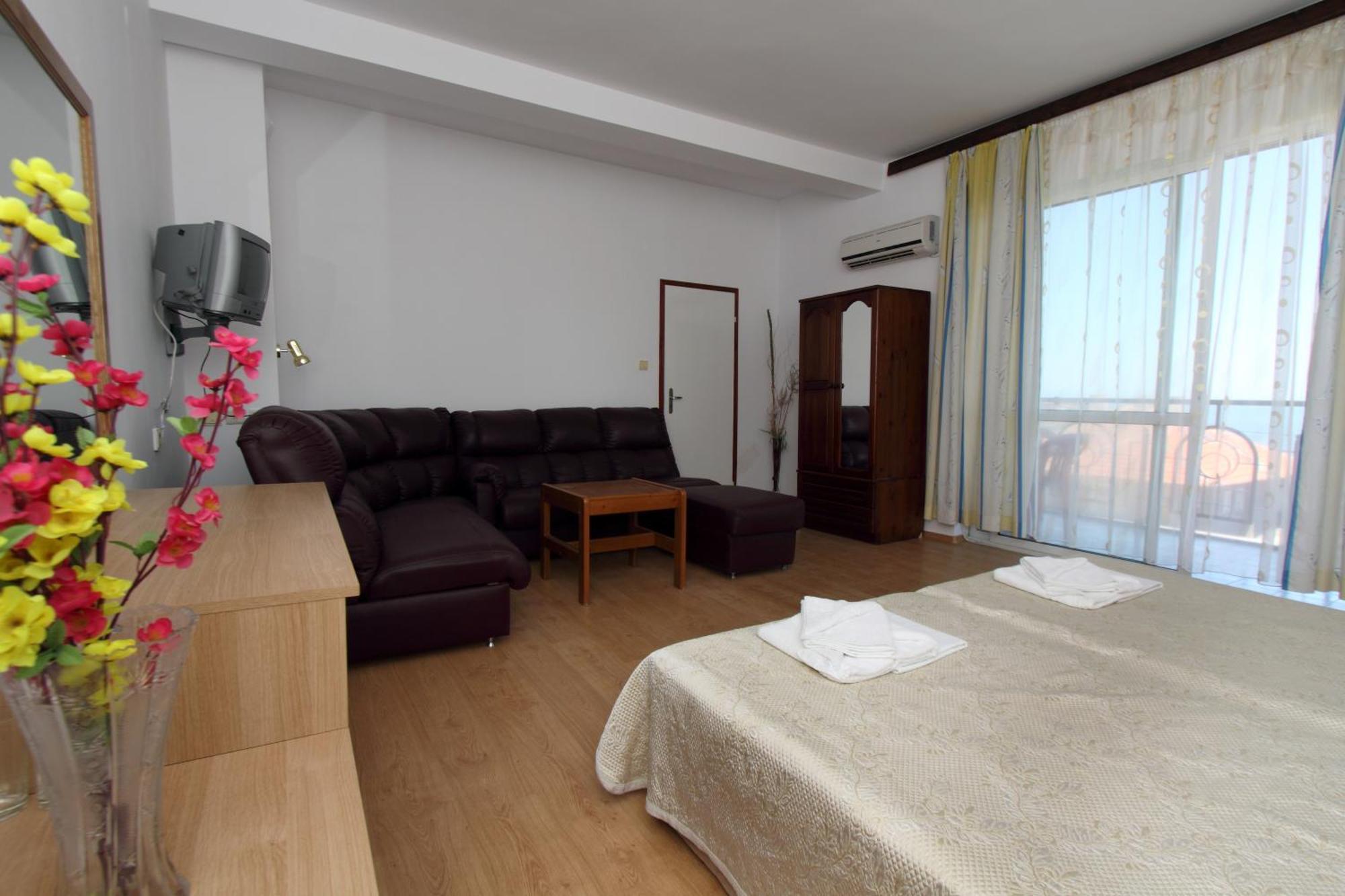 Family Hotel Verona Созополь Экстерьер фото