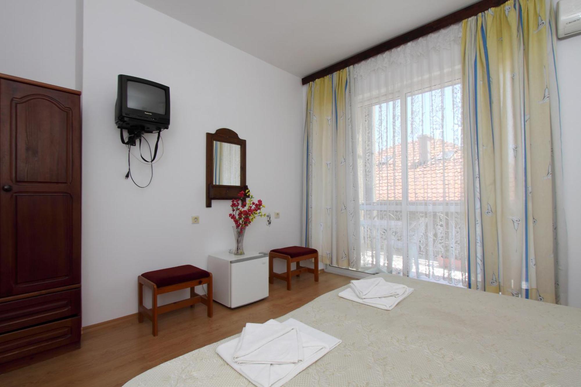 Family Hotel Verona Созополь Экстерьер фото